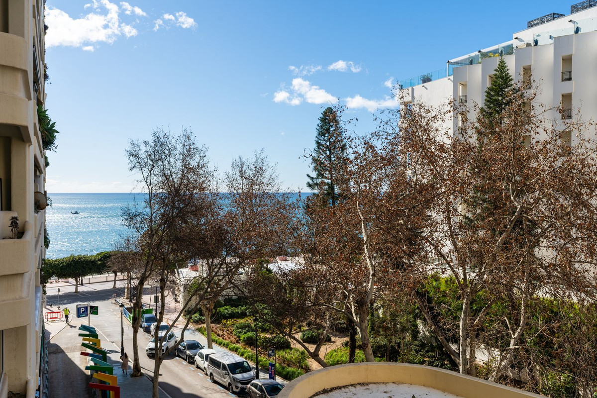 Spacious 2 Bedroom Apartment in Marbella Promenade, Malaga, Spain, €528,000