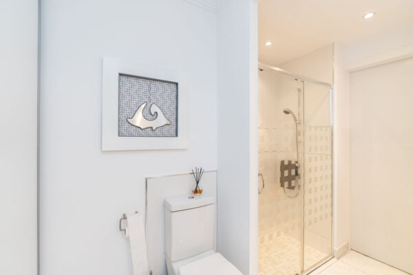 2 Bedroom Frontline Apartment in Riviera del Sol, Malaga, Spain, €429,000