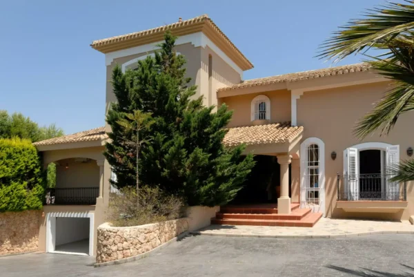 Spectacular 7 Bed Villa with Basement & Pool in La Manga Golf Club €2,950,000