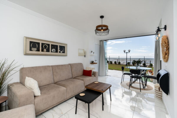 2 Bedroom Frontline Apartment in Riviera del Sol, Malaga, Spain, €429,000