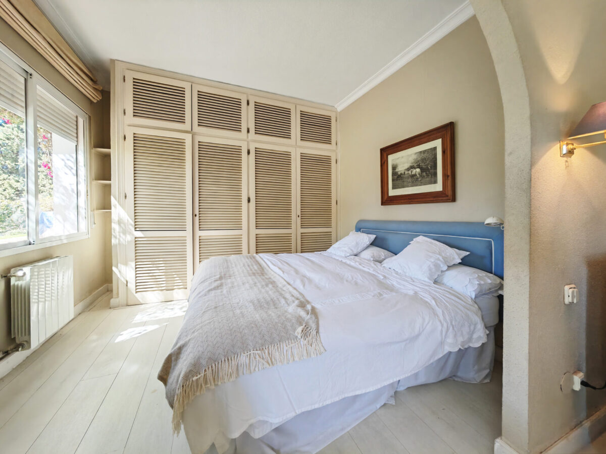Spacious 8 Bedroom Detached Villa for sale in Calahonda, Mijas Costa, €2,350,000
