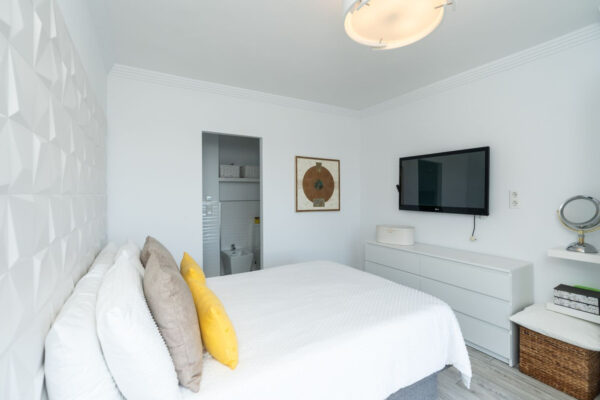 2 Bedroom Frontline Apartment in Riviera del Sol, Malaga, Spain, €429,000