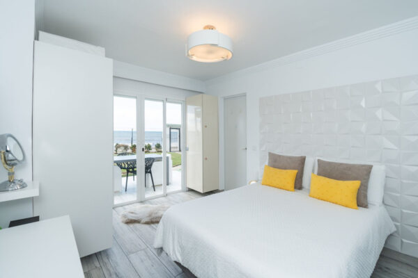 2 Bedroom Frontline Apartment in Riviera del Sol, Malaga, Spain, €429,000