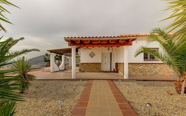 3 Bedroom Villa with Pool in Los Cabreras, Almeria, Spain, €215,000