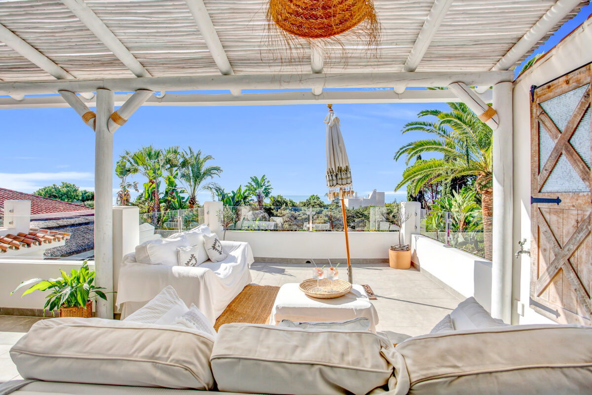 Stunning 6 Bedroom Villa with Pool in Marbella, Malaga, Spain, €2,290,000