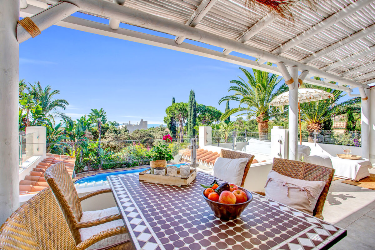 Stunning 6 Bedroom Villa with Pool in Marbella, Malaga, Spain, €2,290,000