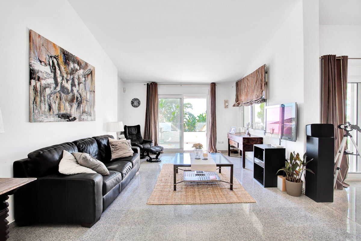 Stunning 6 Bedroom Villa with Pool in Marbella, Malaga, Spain, €2,290,000
