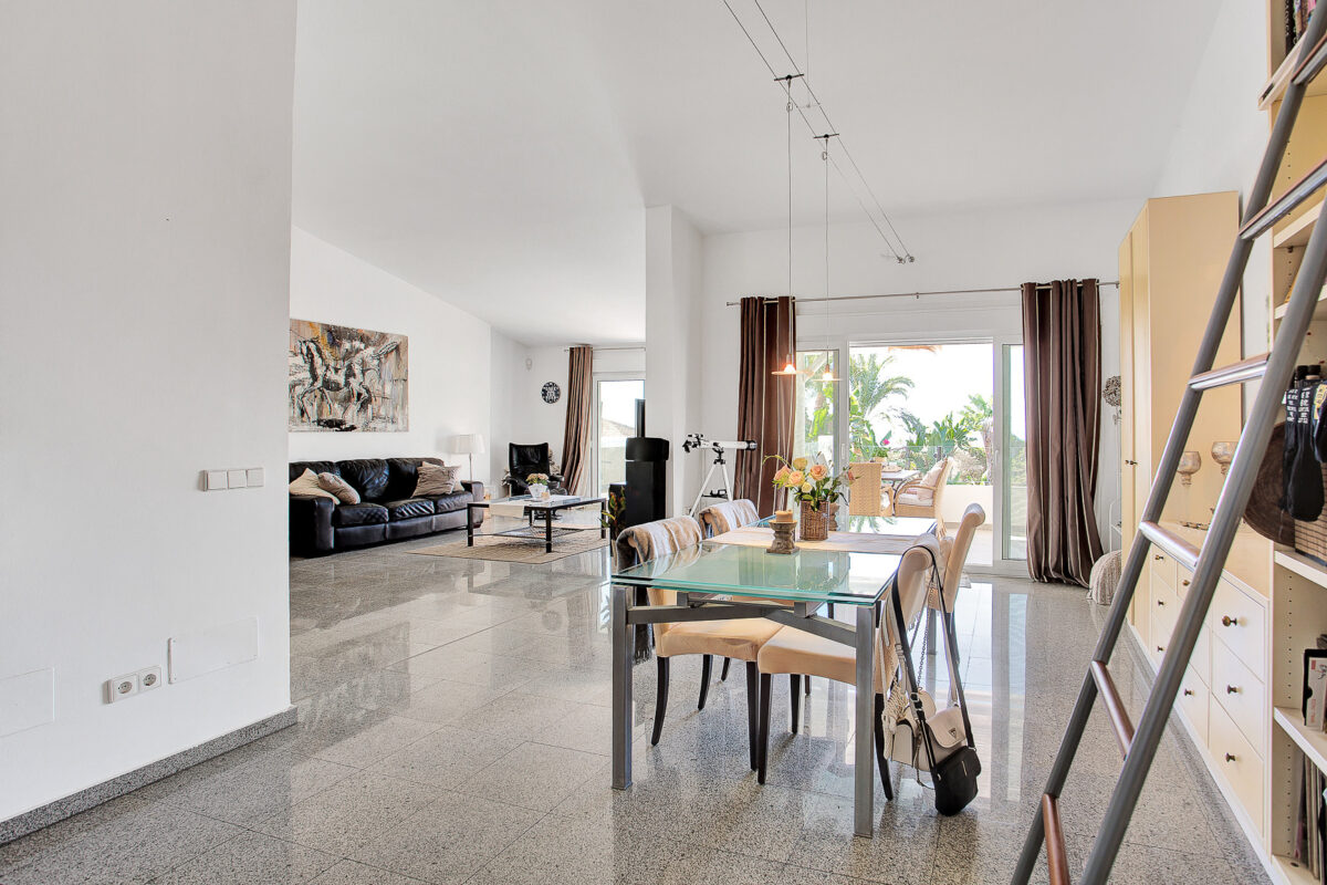 Stunning 6 Bedroom Villa with Pool in Marbella, Malaga, Spain, €2,290,000