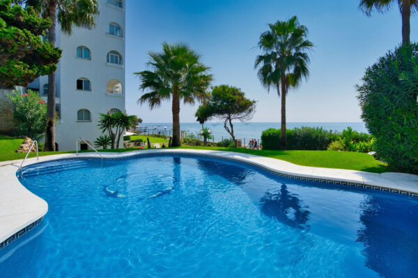 2 Bedroom Frontline Apartment in Riviera del Sol, Malaga, Spain, €429,000