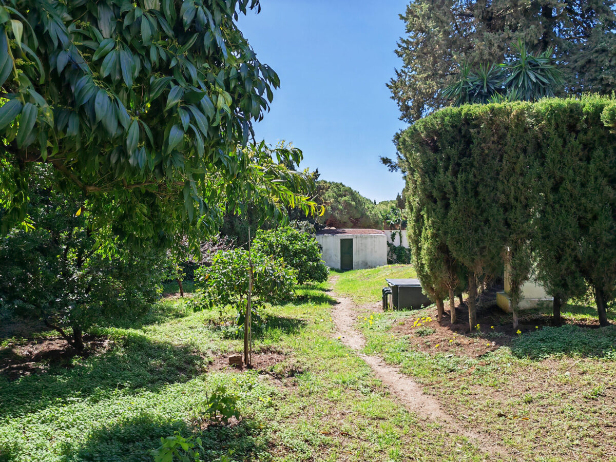 Spacious 8 Bedroom Detached Villa for sale in Calahonda, Mijas Costa, €2,350,000