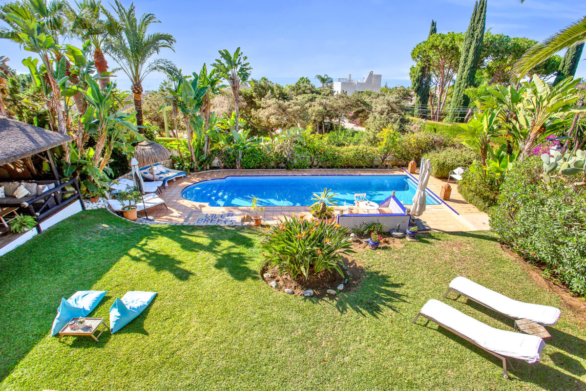 Stunning 6 Bedroom Villa with Pool in Marbella, Malaga, Spain, €2,290,000