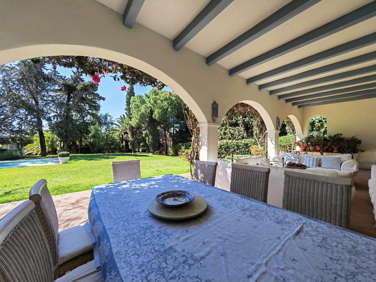 Spacious 8 Bedroom Detached Villa for sale in Calahonda, Mijas Costa, €2,350,000