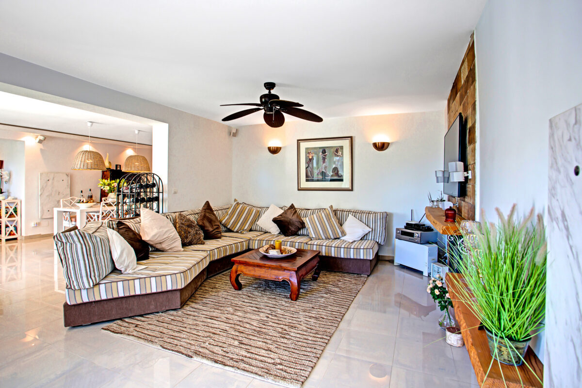Stunning 6 Bedroom Villa with Pool in Marbella, Malaga, Spain, €2,290,000