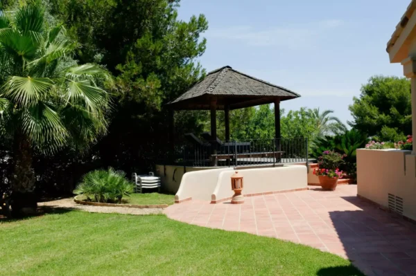 Spectacular 7 Bed Villa with Basement & Pool in La Manga Golf Club €2,950,000