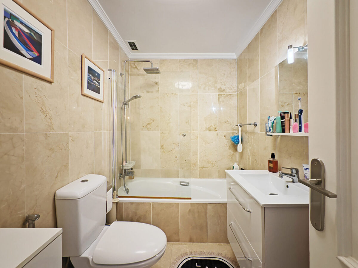 Spacious 2 Bedroom Townhouse in El Parasio, Estepona, Málaga, Spain, €465,000