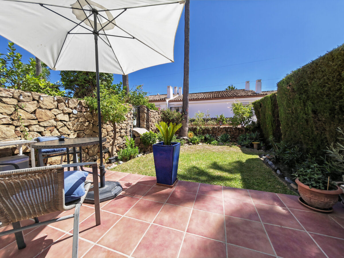 Spacious 2 Bedroom Townhouse in El Parasio, Estepona, Málaga, Spain, €465,000