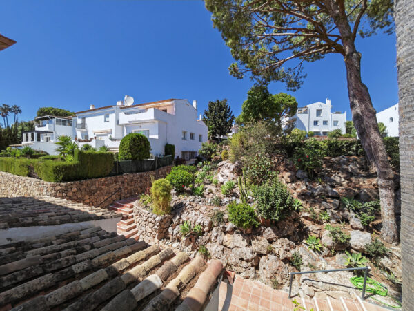 Spacious 2 Bedroom Townhouse in El Parasio, Estepona, Málaga, Spain, €465,000