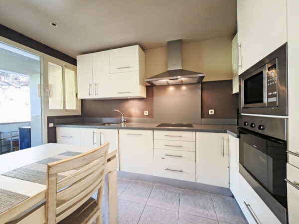 Luxury 3 Bedroom Apartment in Marbella East, Marbella, Malaga, Spain, €699,000
