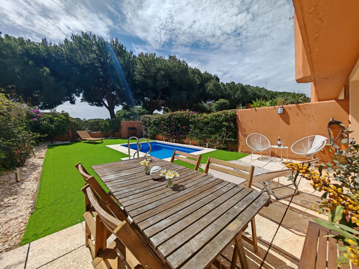 2 Bedroom Apartment with Private Pool in Cabopino, Marbella, Malaga, Spain, €475,000