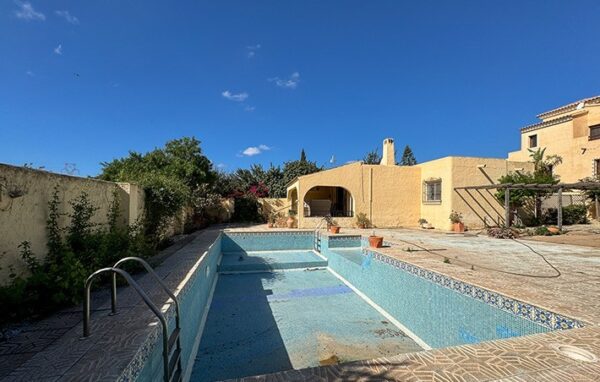 3 Bedroom Country Villa with Pool in La Algarrobina, Almeria, Spain, €245,000