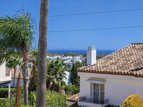 Spacious 2 Bedroom Townhouse in El Parasio, Estepona, Málaga, Spain, €465,000